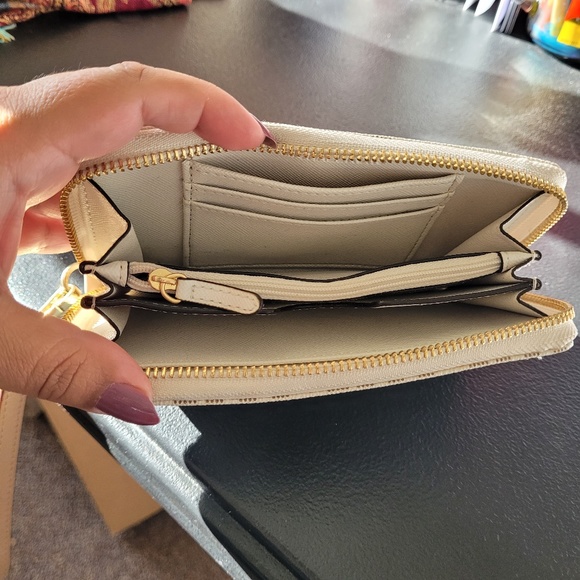 Michael Kors monogrammed wristlet - Picture 6 of 10